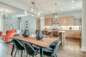 Gulch modern 3 story condo, 2 car garage, rooftop fire pit, security, and view!, Nashville